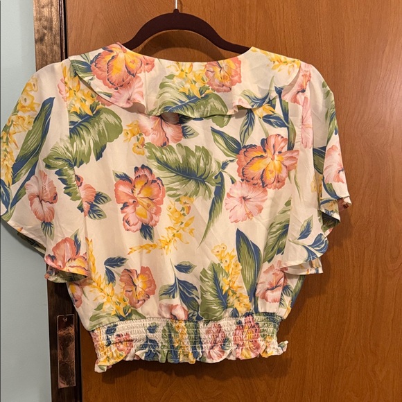 Floral Ruffle Neckline Top - Picture 5 of 5